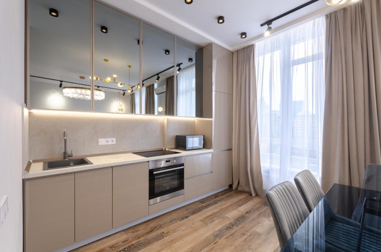 Petrovdom Ж38 In Luxury Apartments At 68 Zhylyanska Street,38 Perlyna เคียฟ ภายนอก รูปภาพ