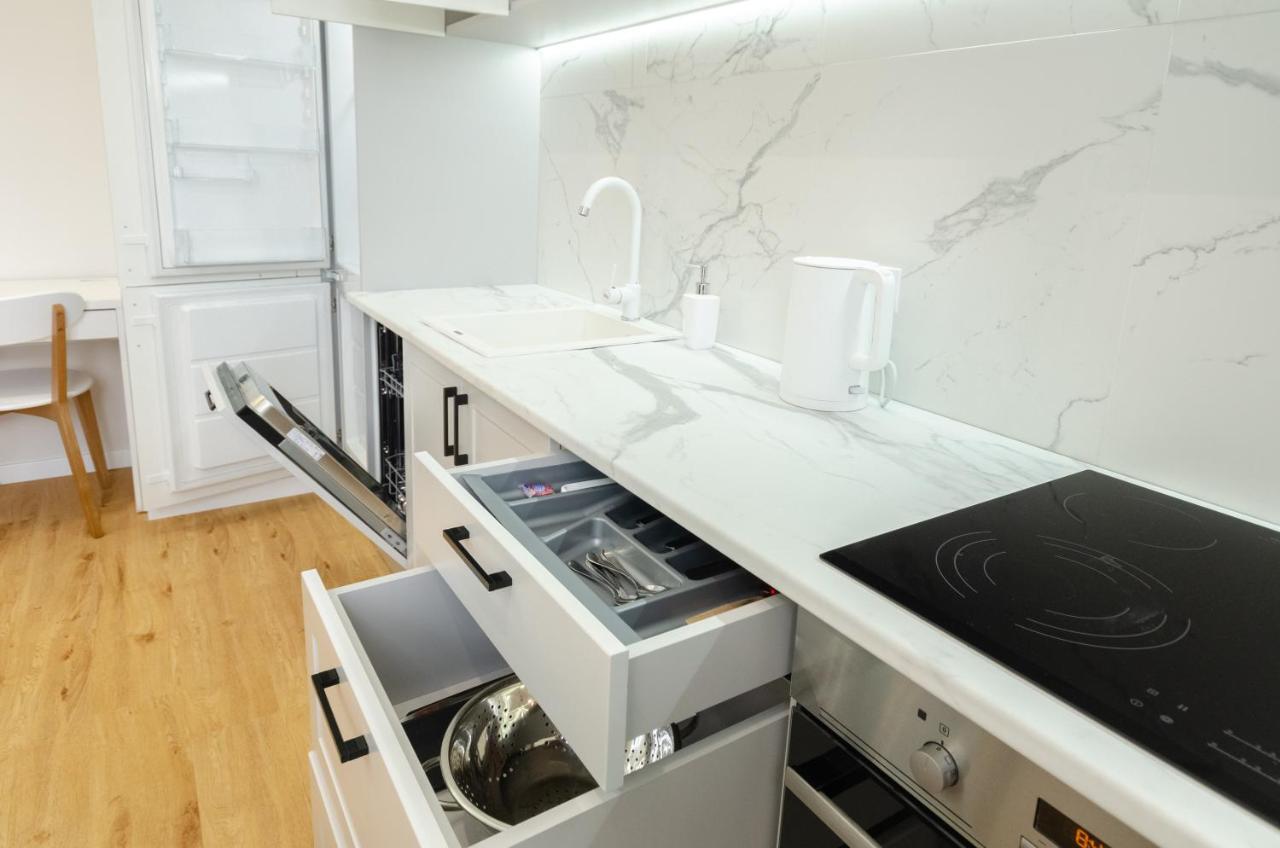Petrovdom Ж38 In Luxury Apartments At 68 Zhylyanska Street,38 Perlyna เคียฟ ภายนอก รูปภาพ