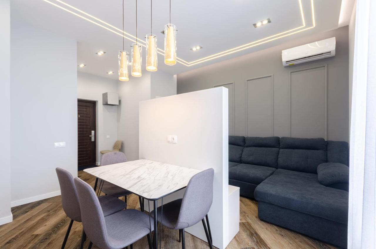 Petrovdom Ж38 In Luxury Apartments At 68 Zhylyanska Street,38 Perlyna เคียฟ ภายนอก รูปภาพ