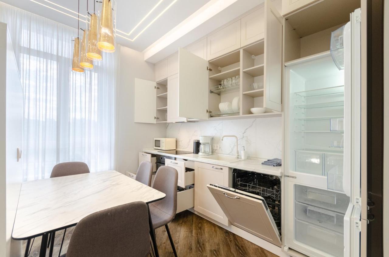 Petrovdom Ж38 In Luxury Apartments At 68 Zhylyanska Street,38 Perlyna เคียฟ ภายนอก รูปภาพ